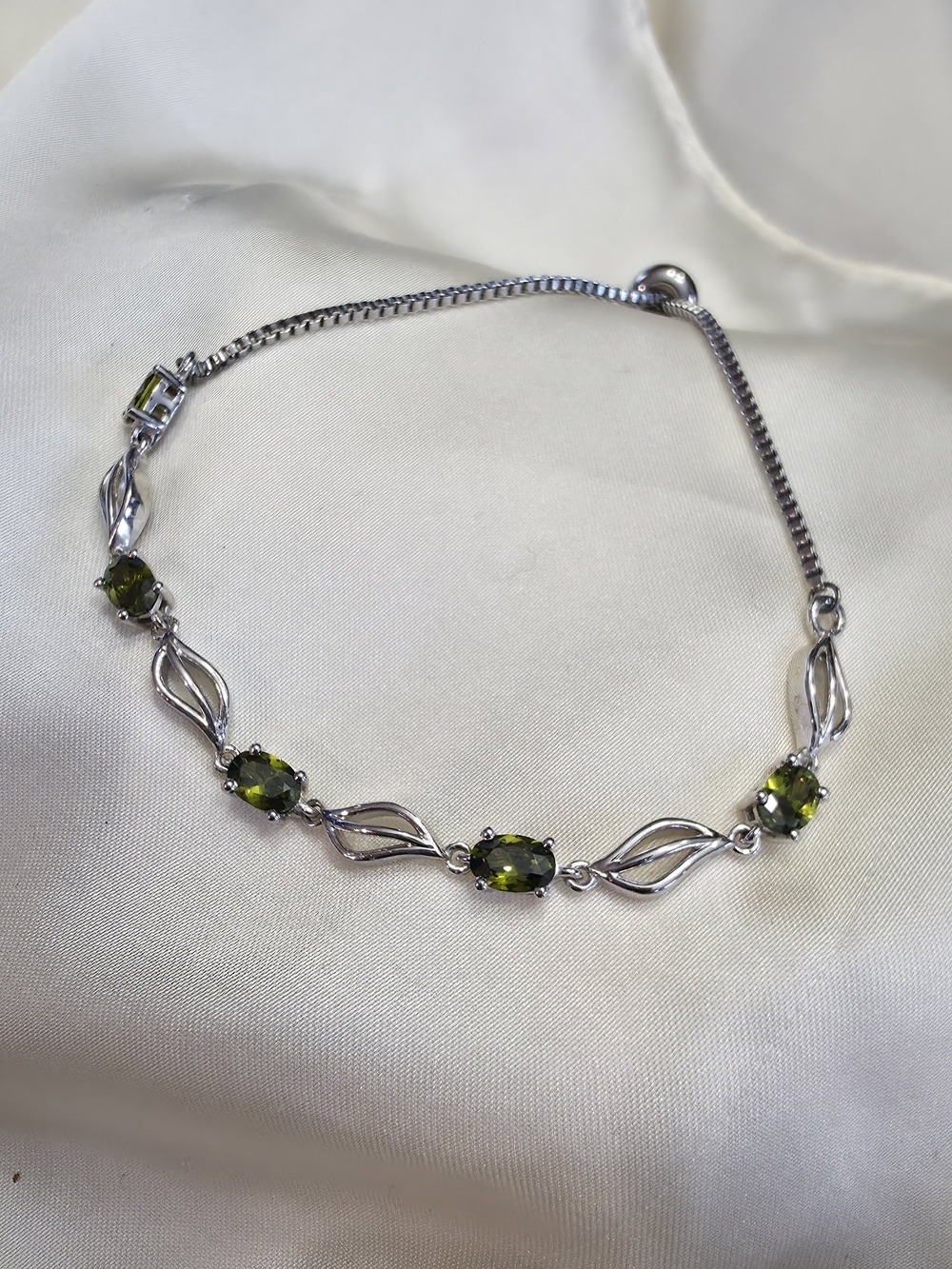 Simulated Peridot, Platinum Bond Brass/Stainless Steel Bolo Bracelet